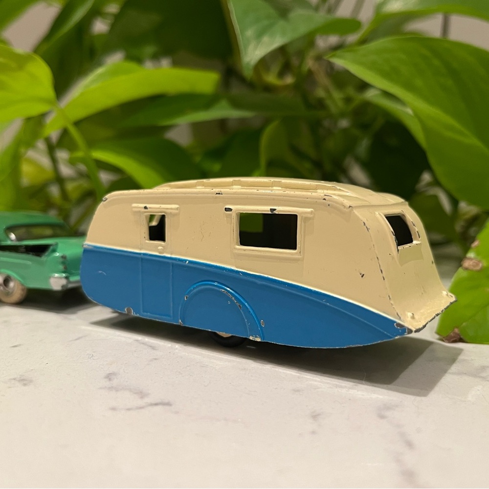 Dinky Toys 190 Caravan Trailer.
